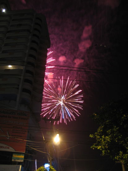 feuerwerk bis morgens um 5