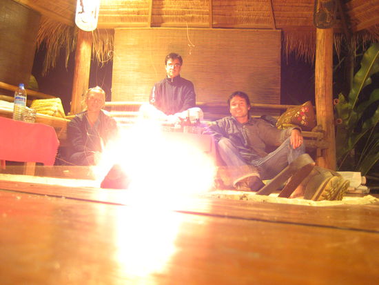 stilleben an der feuerstelle am "sun huts"