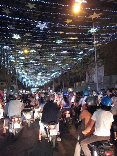weihnachtsbelecuthung in saigon... weniger ist mehr