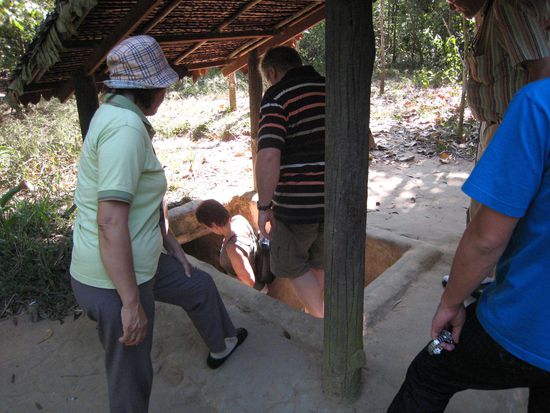 hier sieht es so aus, als ob auch der rst den gang in den tunnel wagte. doch wer dann letztendlich durchgegangen ist verrate ich nicht