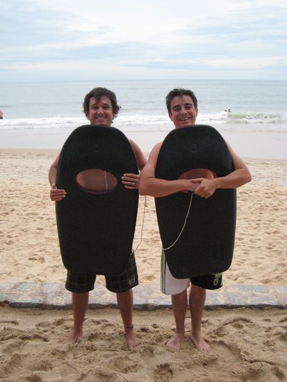 was bei den jungs hiess: bodybord ausleihen!