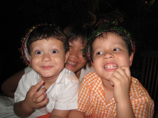 und zum abschluss nochmals ricki und lucio beim versuch zu lachen