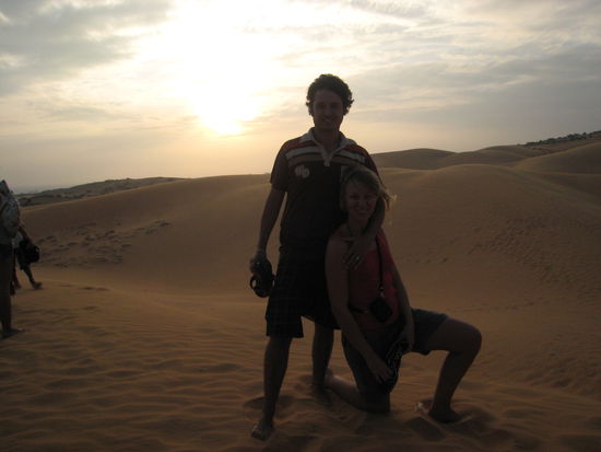 sturmfrisur im sonnenuntergang