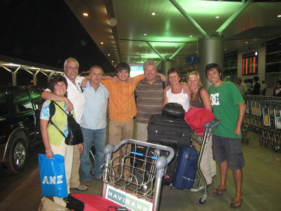 gepaeck da, eltern da, rapha da - so langsam koennen wir den abschied also nimmer rauszoegern...