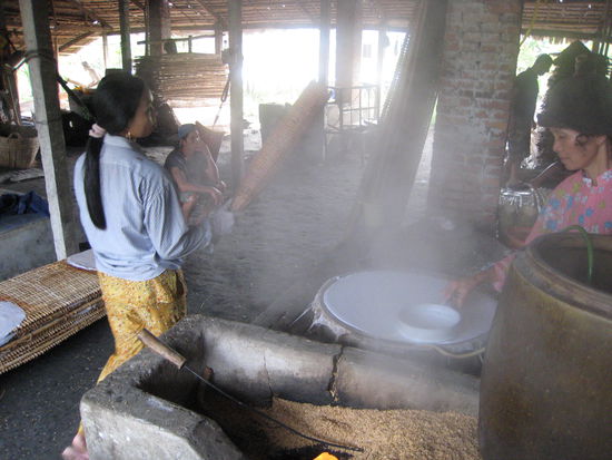 wie crepes werden die fladen ueber dampf zu fladen gemacht (tolle beschreibung oder?!)