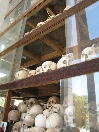 ohne worte - die gestapelten opfer als mahnmal