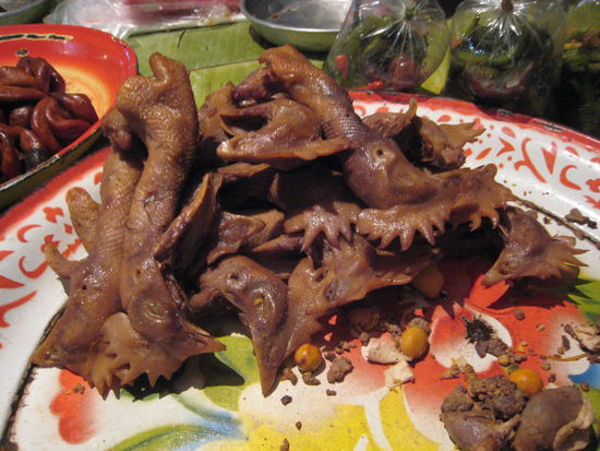 und auf dem markt sahen wir diesen leckerbissen