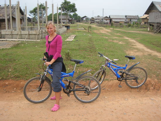 20 km holperpiste vorbei an wunderbaren doerfern mit zuckersuessen kindern