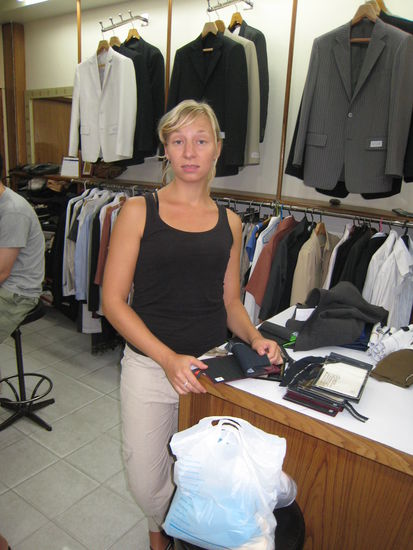 und klein-sarah steht da wie der ochs vorm berg und weiss gar nimmer was sie nehmen soll. am ende: "same same like sarah...." (fast)!