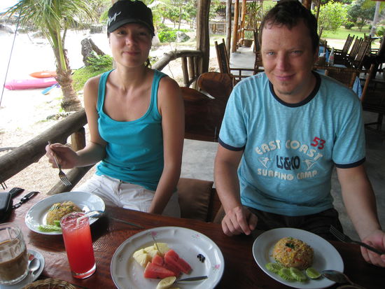 Auch in "unserem" Restaurant haben wir es uns nochmal schmecken lassen. Am nächsten Morgen zum Frühstück. Langsam aber sicher passen wir uns an - Gebratener Reis zum Frühstück!