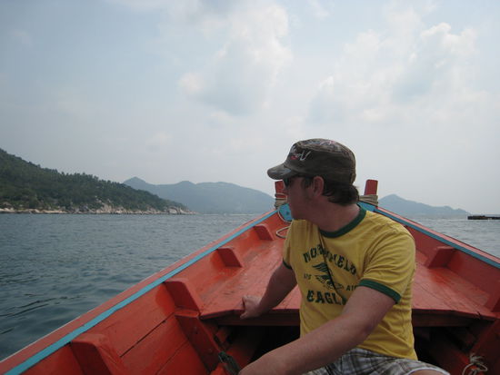 roland im taxiboot, welches er am ende sogar selbst wieder ins wasser schieben musste.