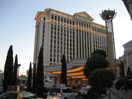 Der Eingang vom Caesars Palace