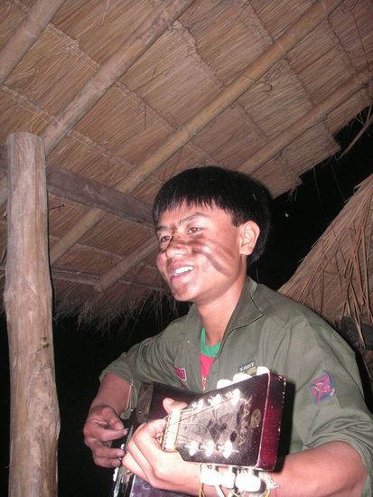 junger, sehr lustiger Dorfbewohner