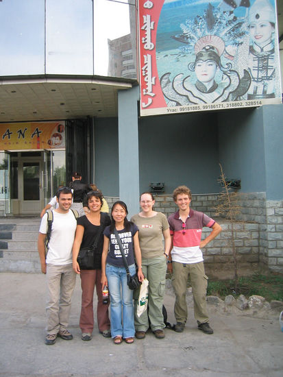 Die hitzeresistente Volontärgruppe mit Nandia