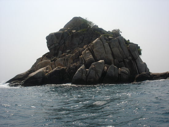 Vorgelagerter Fels vor Kho Tao