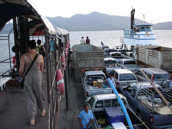 auf dem 'Aussichtsdeck' der Faehre nach Ko Lanta