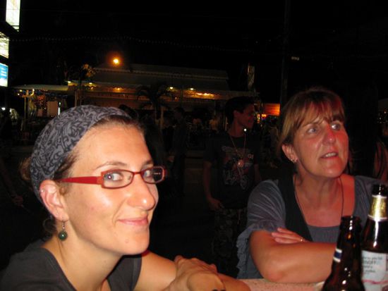 Abends mit Lucia und Philip auf der Hauptmeile von Patong