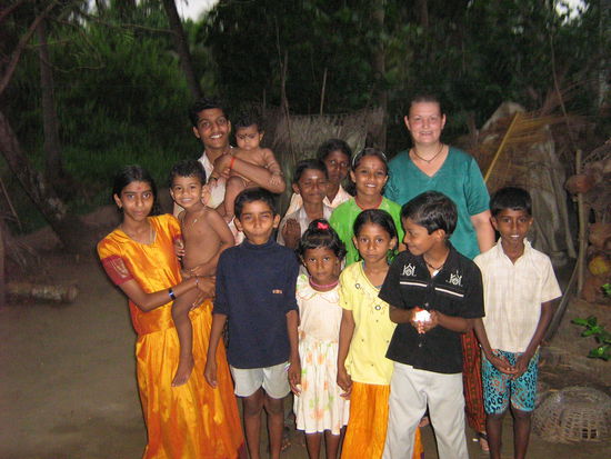 Die Kinder die uns während unserer Backwaters-Tour an Land empfangen haben.