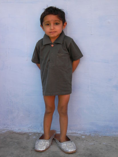 Dieser kleine Junge hatte sich in Tanja`s Schuhe verliebt und wollte sie nicht mehr her geben