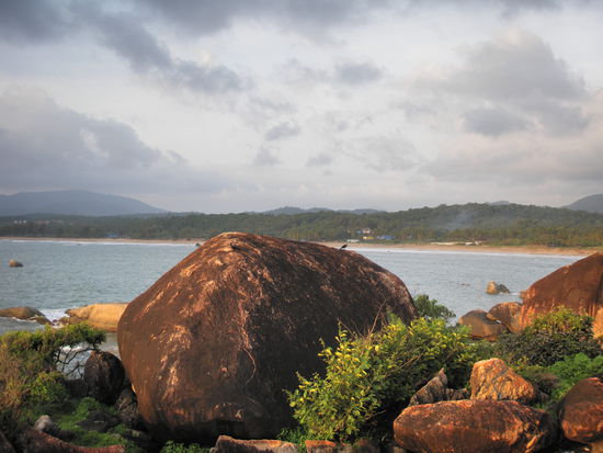 Blick vom Plateau auf den Strand von Agonda