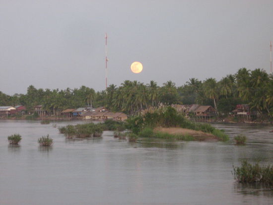 Mondaufgang über Don Khon