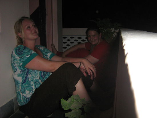 Ein Bierchen in Ehren kann keiner verwehren. Auf unserem Balkon.