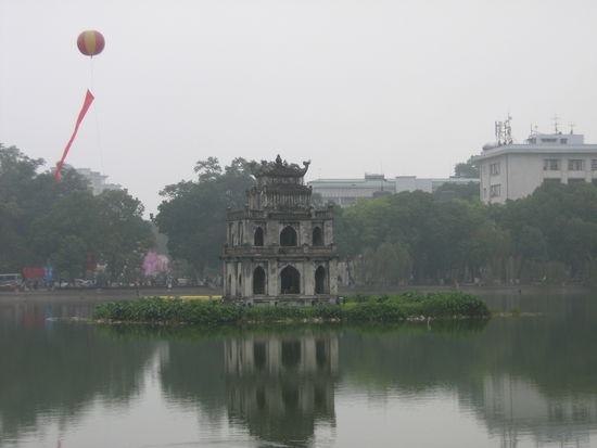 Hoan Kiem See in Hanoi