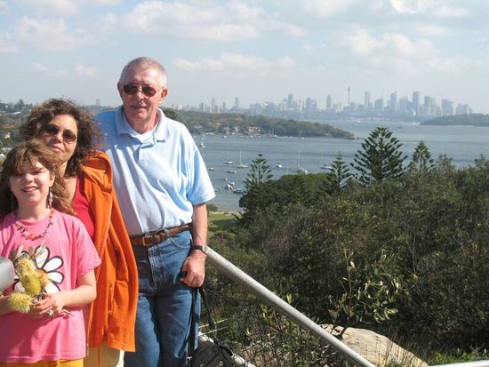 Fussweg zum "The Gap" mit der Skyline von Sydney im Rücken oder "Wo ist Leon?"