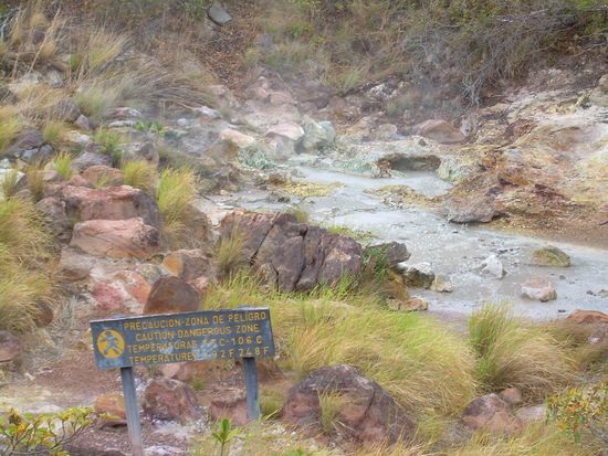 Heisse, schweflige Quellen des Vulkans Ricon de la Vieja.