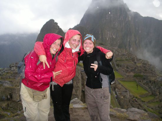 Ausser auf dem Foto *hihi*! Trozt allem nicht vergessen:
Keep smiling!!! (Tanja l. &amp; Sarah r.)