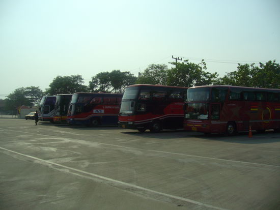 wieder mal Busladungen voller lästiger Touristen . . .