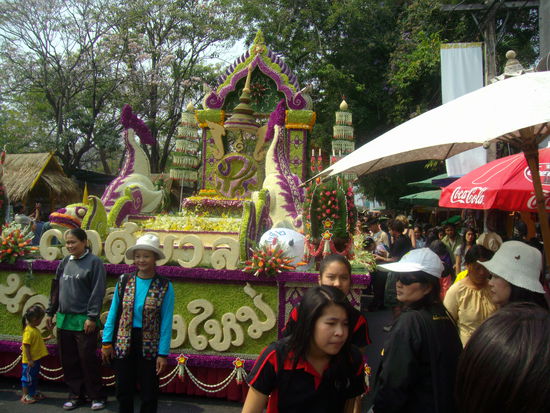 der erste Wagen . . .