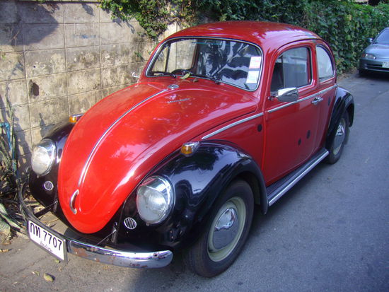 in einer Seitenstraße am Cafe gibt es auch so etwas . . .