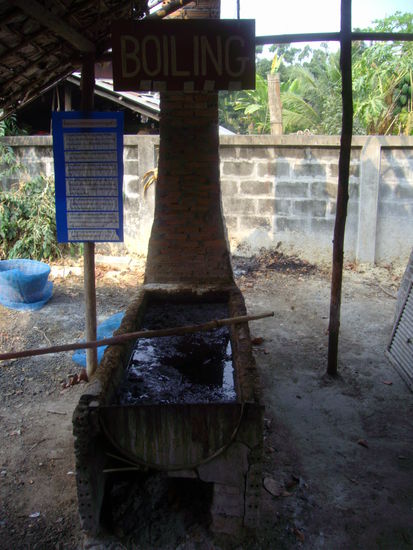 (Einer von vielen Arbeitsgängen)
die Kack-Kack muss erst ganz doll erhitzt werden . . .