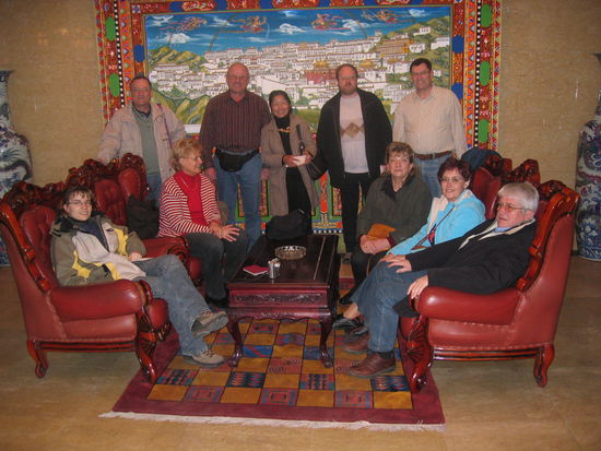 unsere Gruppe in der Hotel-Lobby