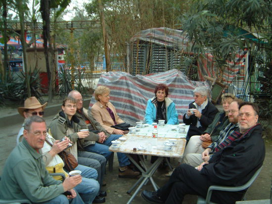 im Teehaus beim Teetrinken