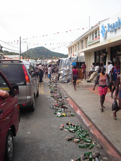Aufraemarbeiten aehnlich denen in Mainz