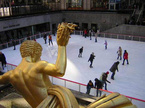 Eisfläche vor dem Rockefeller Center