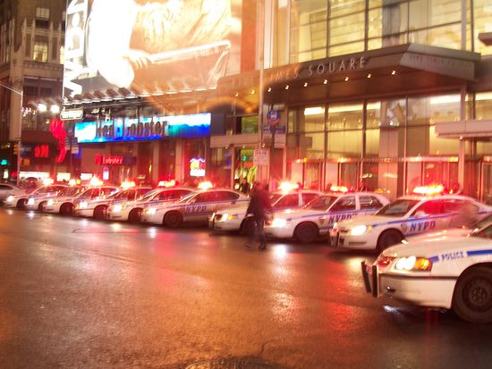 So, schön in eine Reihe;
Nur gut das die Tante mit den Knöllchen schon Feierabend hat 