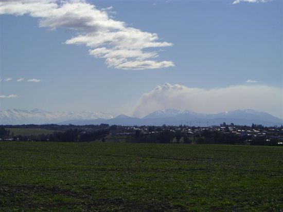 Timaru ist richtig schoen, auf der einen Seite das Meer und dann von den Bergen eingerahmt, hier sind sie noch mit Schnee bedeckt.