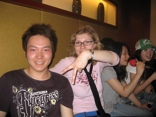 Victory auf allen chinesischen Bildern, weshalb ich dann wieder mal gegen die Massen schwamm und es einfach umdrehte! Auch cool