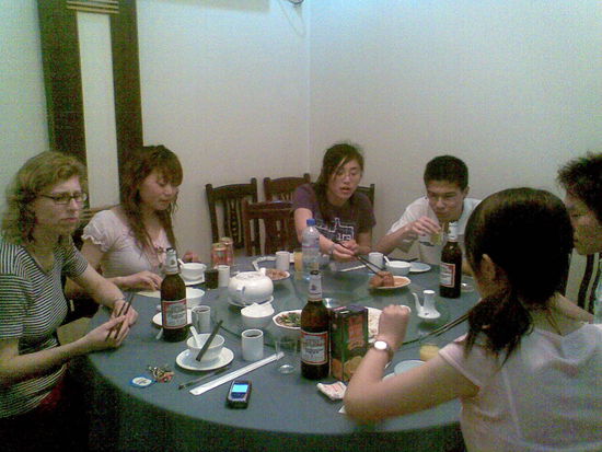 eins von vielen Handybildern (miese Quali)- wir im Separée