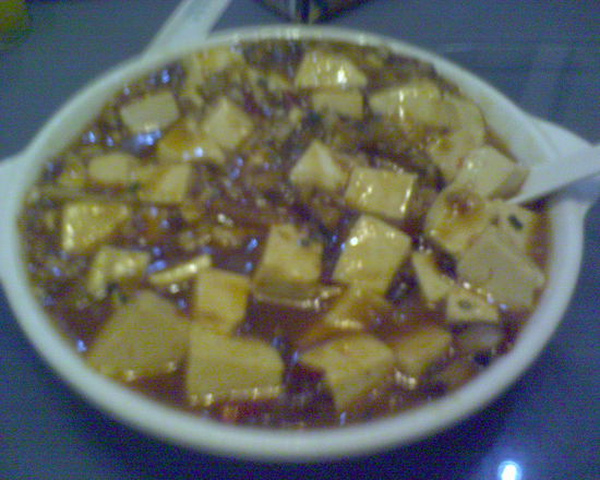 Yummy, Doufu - auf Deutsch TOFU. Hier würde ich ihn freiwillig nicht essen, weil er komisch zubereitet ist, aber in China - so eine tolle Auswahl