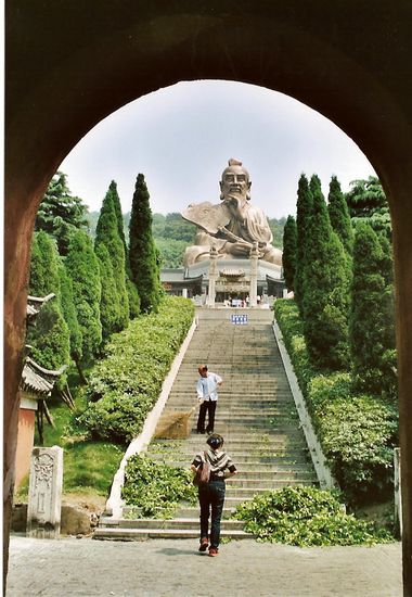 Das Sonntagsgefühl gibt es beim einfachen Chinesen nicht - jeden Tag wird gleich gearbeitet.