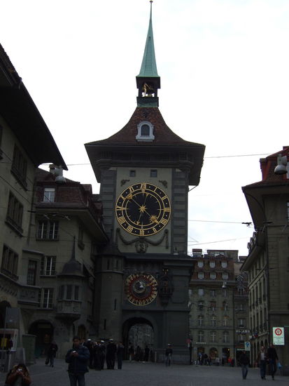 Zytgloggeturm (mit astronomischer Uhr und Figurenspiel)