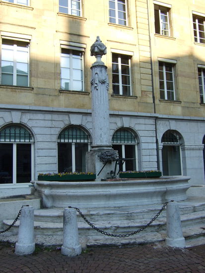 Brunnen auf dem Rathausplatz