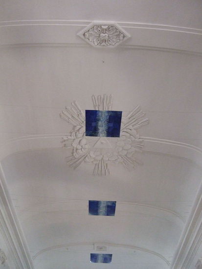 ...seit 1996 mit moderner blauer Ausgestaltung im Inneren