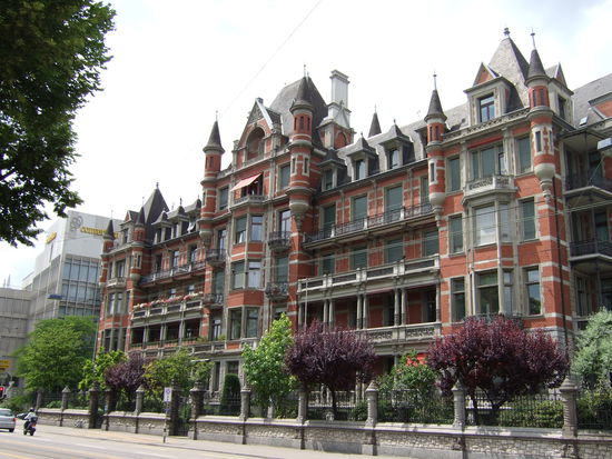 Nettes Häuschen am Seeufer