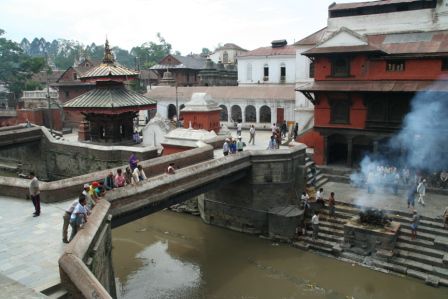 Leichenverbrennung im hinduistischen Tempel von Pashupatinath