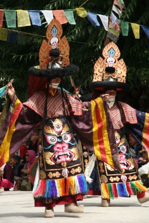 Traditionelle Mönchstänze in Leh
